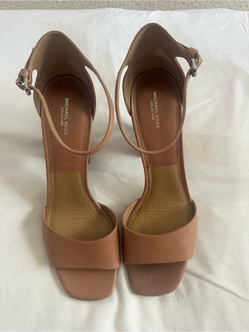Women’s Michael Kors GENUINE LEATHER Block Heel - Picture 3 of 12